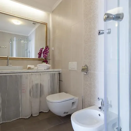 شقة Luxury Beachfront Banje *
