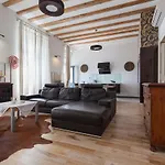 Luxury Beachfront Banje *