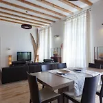 Luxury Beachfront Banje *