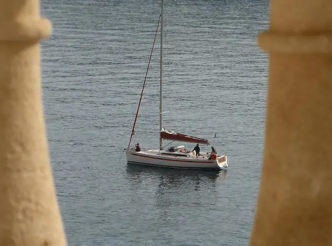 Luxury Beachfront Banje Appartamento